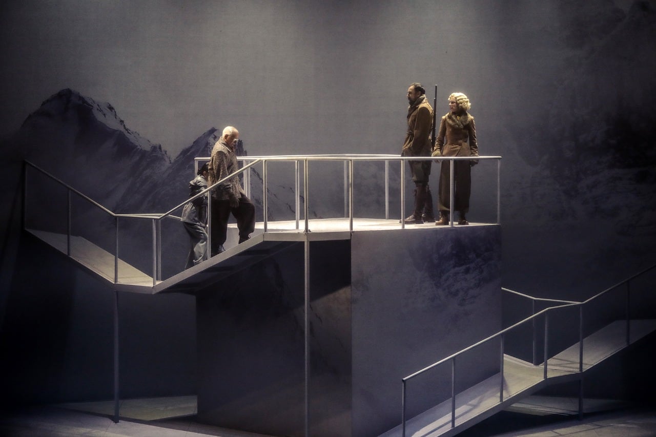 En esta obra de Ibsen, el enigma se ubica en primer plano.