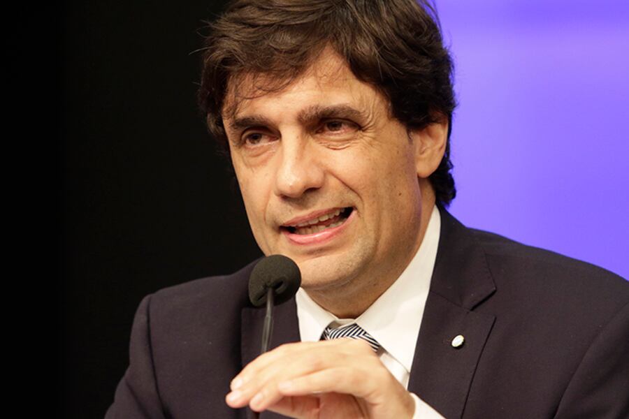 Lacunza brindó su primera conferencia de prensa como ministro de Hacienda.