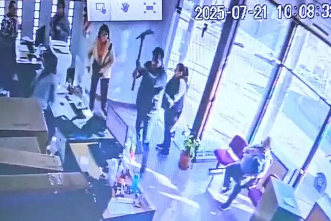 Un hombre realizó destrozos en la oficina de la empresa de energía eléctrica de la localidad de San Jorge, Santa Fe