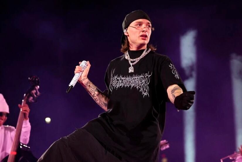 Hassan Emilio Kabande Leija, más conocido como Peso Pluma.