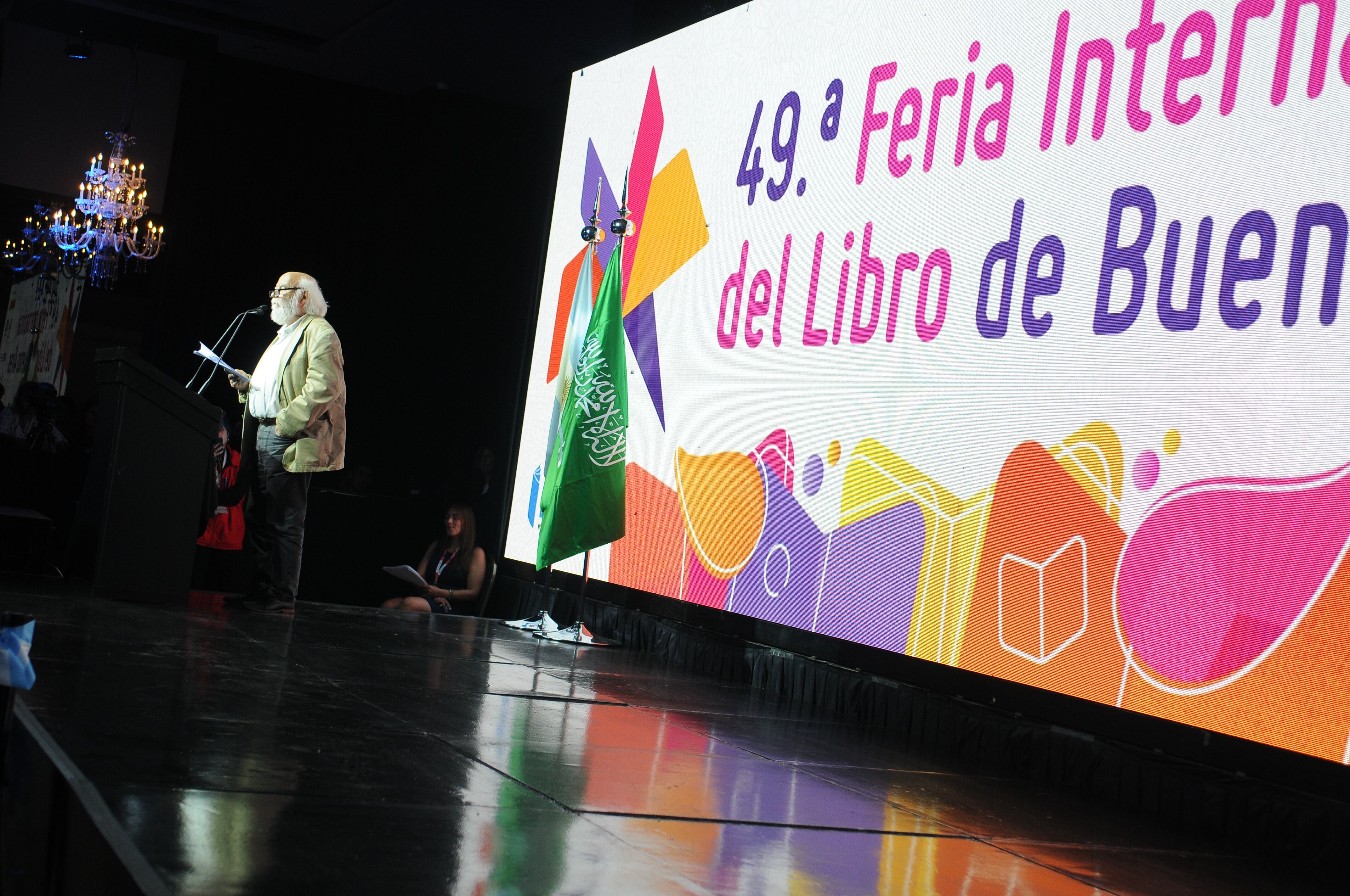 El discurso de Sasturain tuvo literarios a Fontanarrosa, Discépolo y Oesterheld.