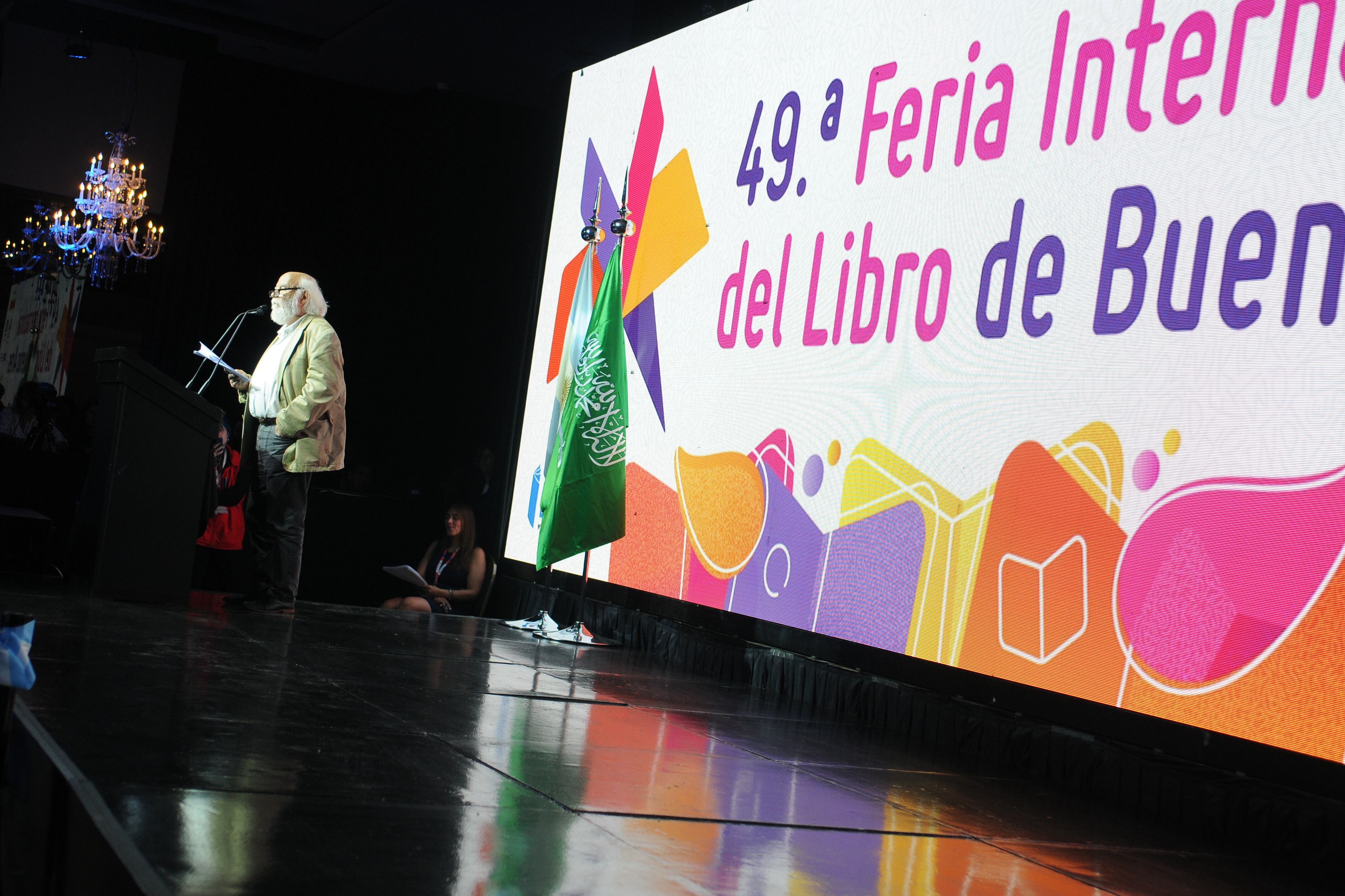 El discurso de Sasturain tuvo literarios a Fontanarrosa, Discépolo y Oesterheld.