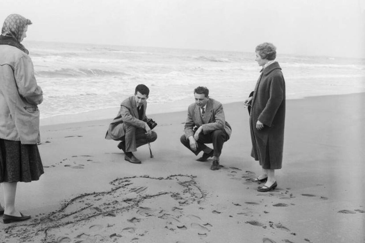 Reconstrucción del hallazgo del cuerpo de Wilma Montesi, en la playa de Torvaianica.