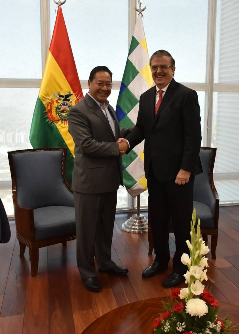El presidente de Bolivia, Luis Arce, junto al canciller de México, Marcelo Ebrard / Cancillería de México
