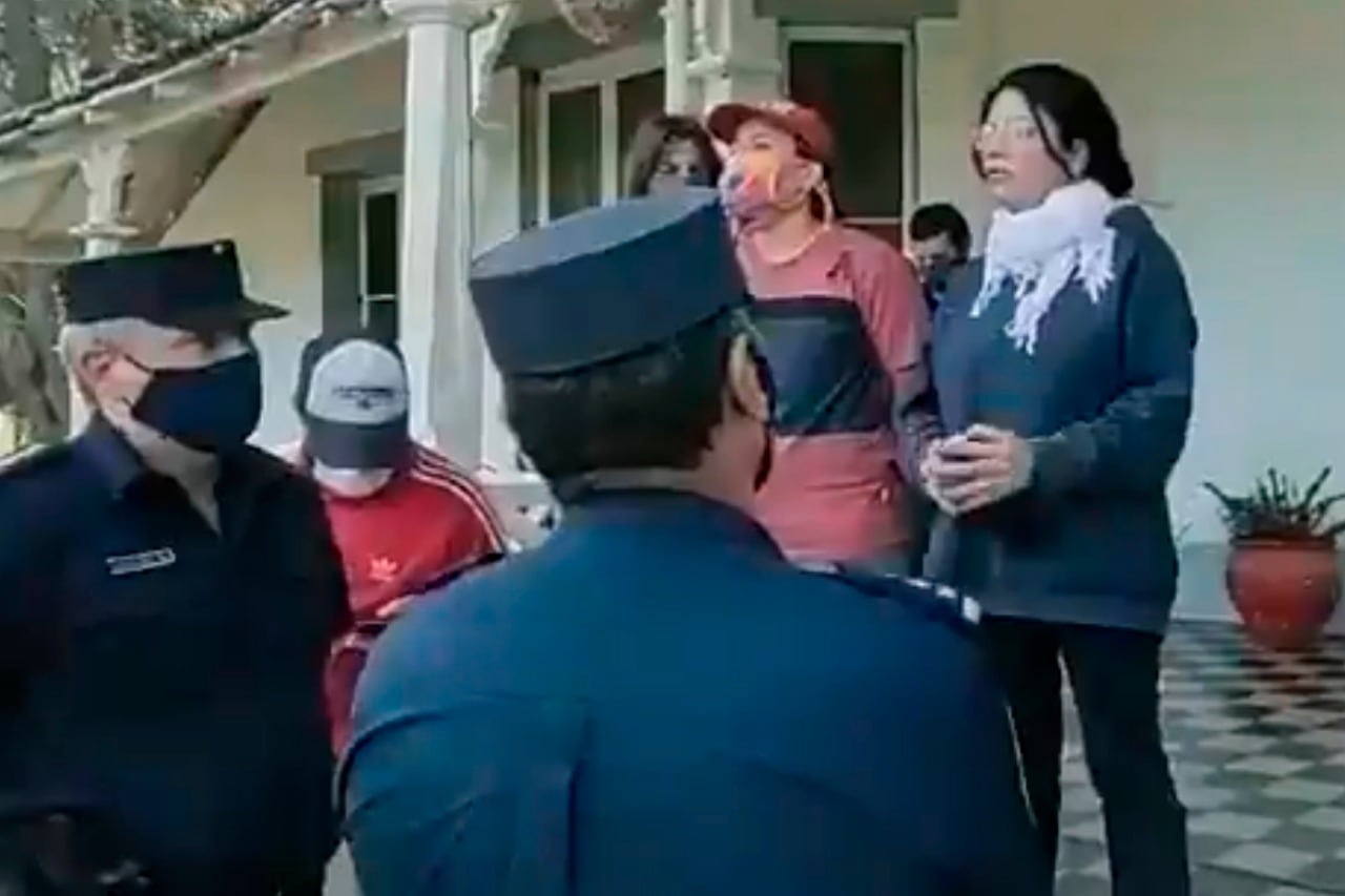 "No vi este despliegue para cuidarme a mí. Veo este despliegue para cuidar a Luis Miguel Etchevehere, Sebastián Etchevehere y Juan Diego Etchevehere, que no cumplieron con una resolución judicial", afirmó Dolores.