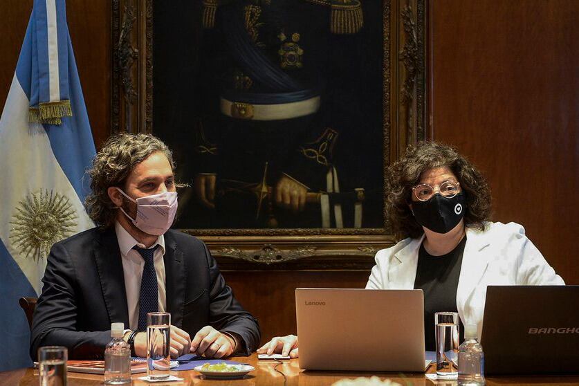 Este lunes a las 18 habrá una reunión en e Casa Rosada en la que Santiago Cafiero y l Carla Vizzotti, junto a distintos ministros y un grupo de expertos, evaluarán posibles medidas extra para controlar una eventual saturación del sistema sanitario. 