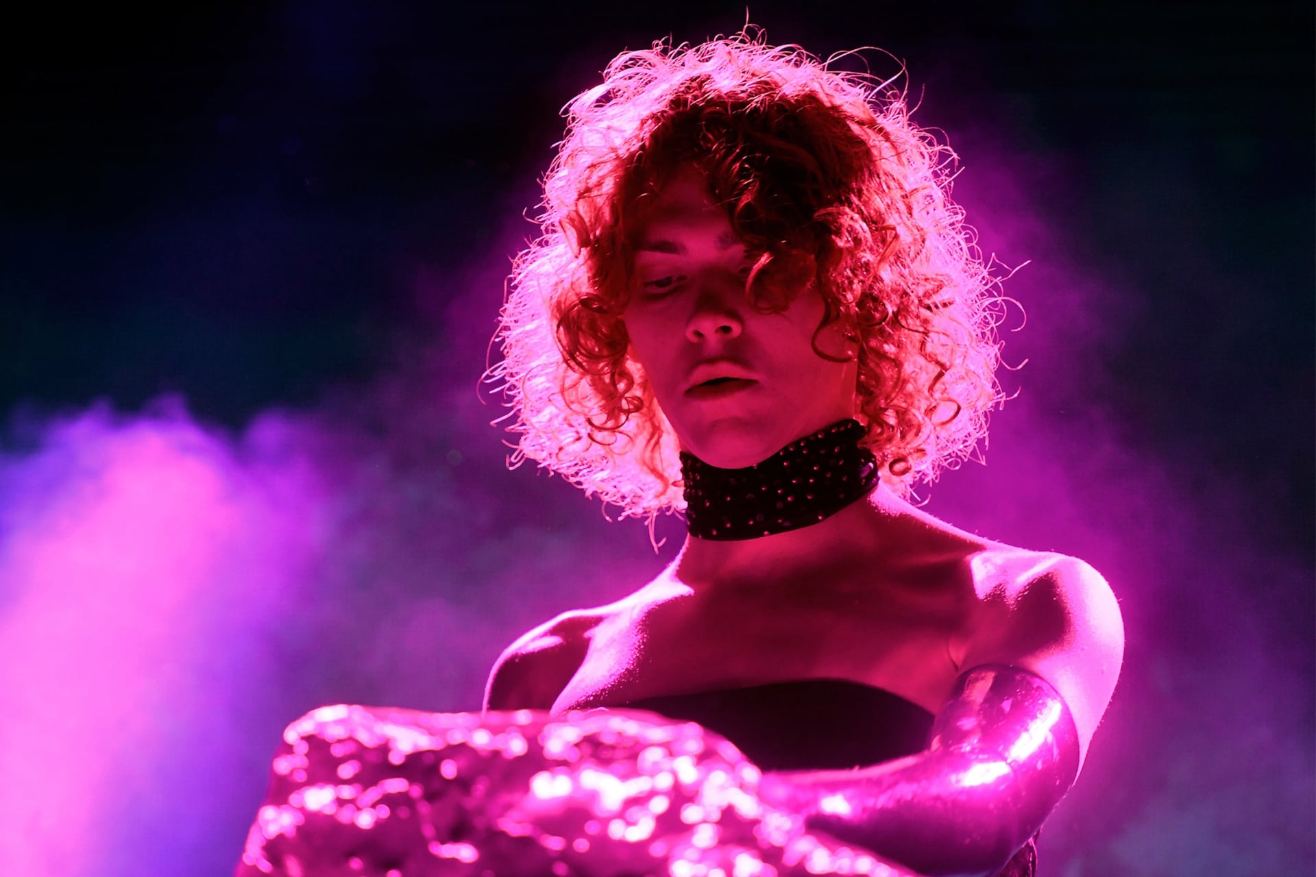 SOPHIE impulsó a los freaks a ser pop, al under a intentar llegar al mainstream, y a las personas a ser lo que quisieran.