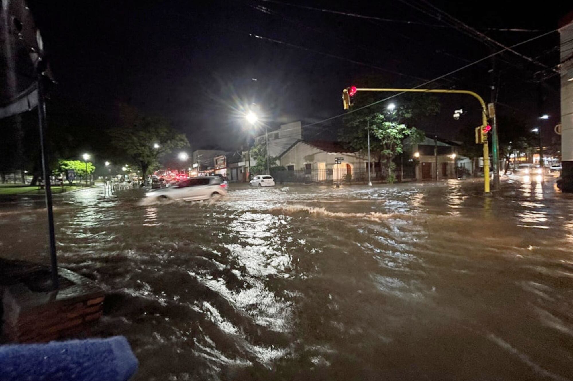 El centro de San Ramón de la Nueva Orán anegado el jueves por la noche