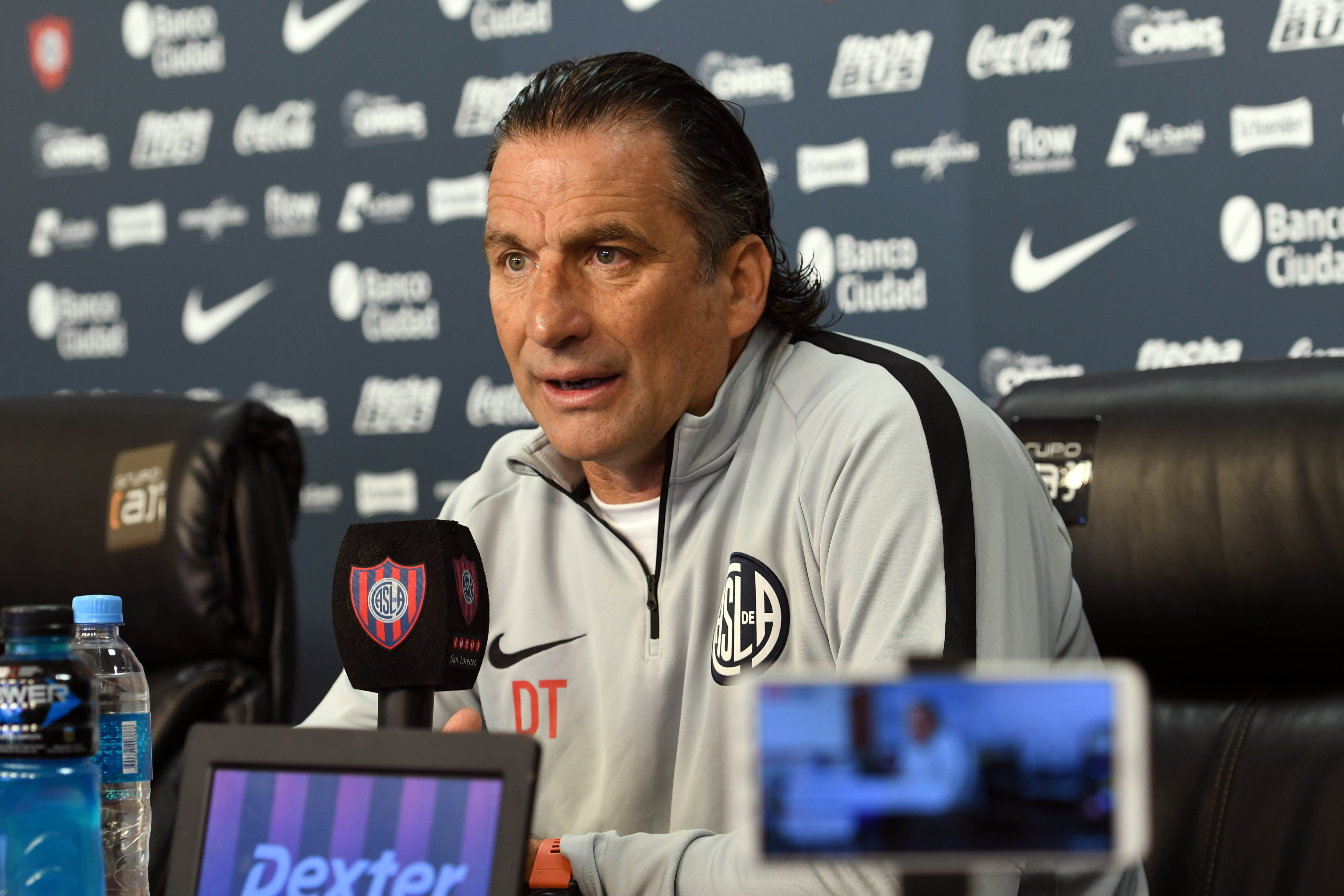 Pizzi está preocupado porque no puede consolidar el juego de San Lorenzo.