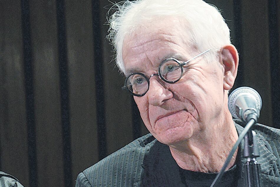 Greil Marcus durante su charla en la Biblioteca Nacional.