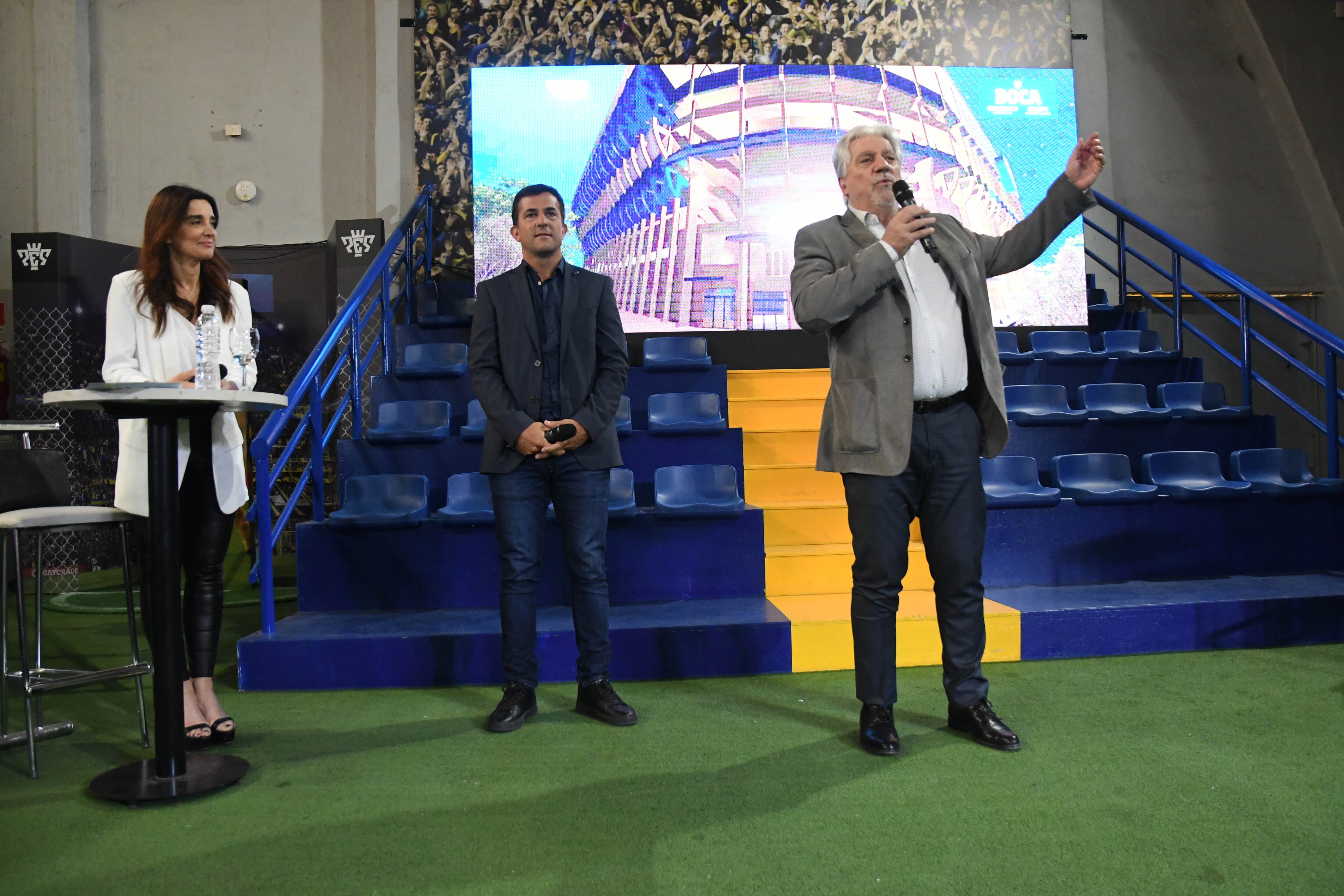 Crespi durante un acto de campaña con Gribaudo antes de perder las elecciones.