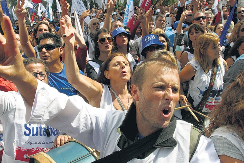 Desde el Frente de Unidad Docente anunciaron que presentarán una denuncia contra el gobierno de María Eugenia Vidal.