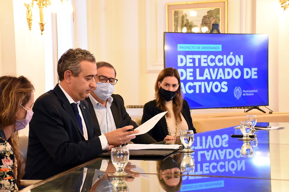 Javkin dio detalles en una conferencia de prensa. 