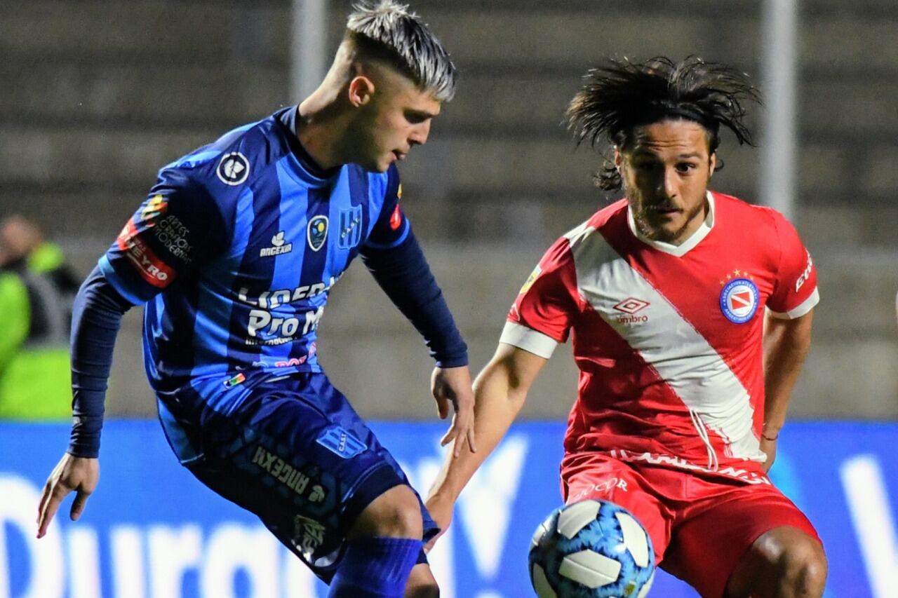 MacAllister marcó el primer gol de Argentinos