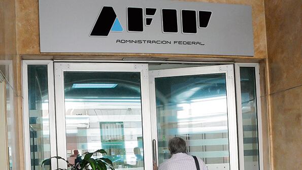 Más recursos para la AFIP. El Gobierno aumenta la presión tributaria para cumplir la meta de eliminar el déficit primario.