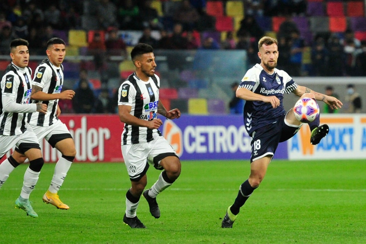 Colazo encara por la izquierda