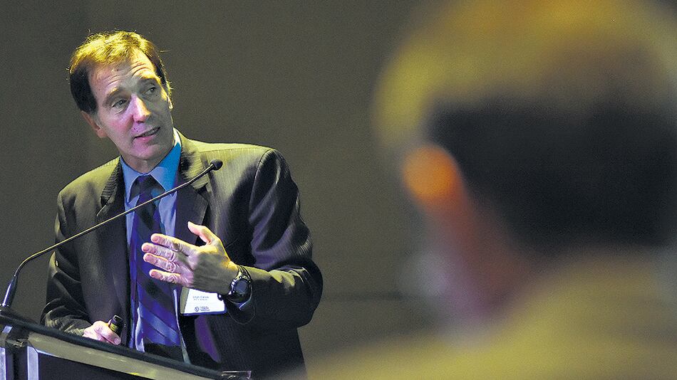 Carlos Vegh, del Banco Mundial, también pidió en un evento de FIEL una mayor apertura importadora.