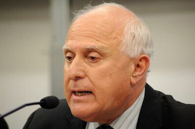 El gobernador Lifschiz decidió no invalidar los pliegos.