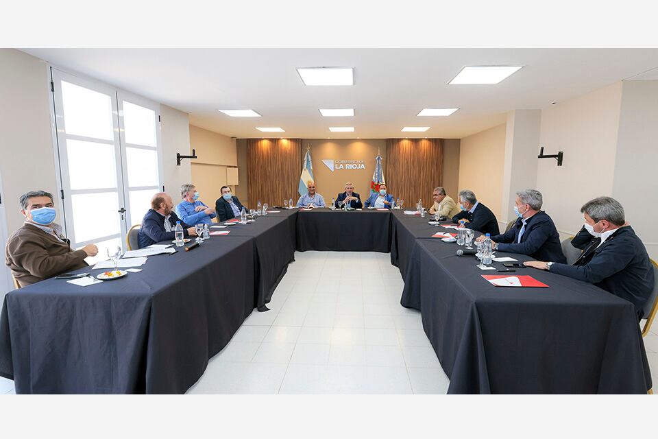 Perotti espera reunirse a la brevedad con Manzur.