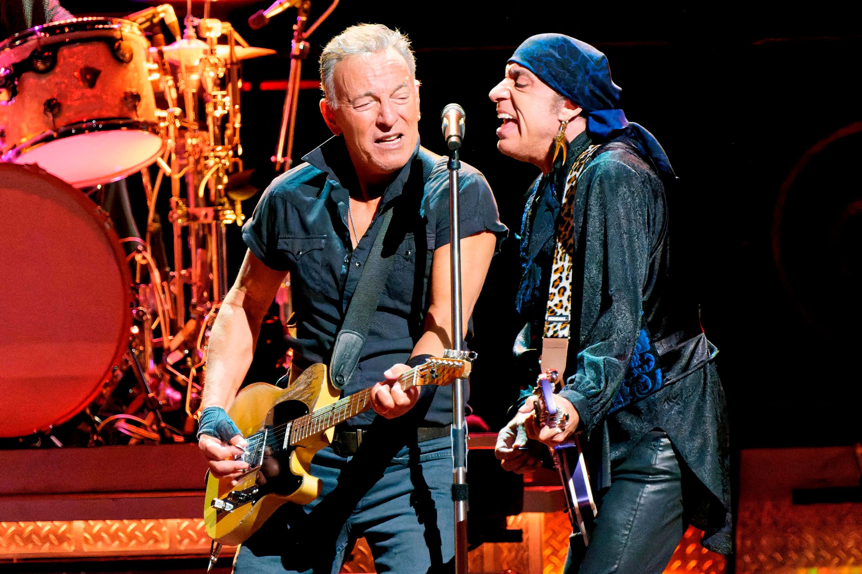 Bruce Springsteen y "Little Steven" Van Zandt, un huracán en el escenario.