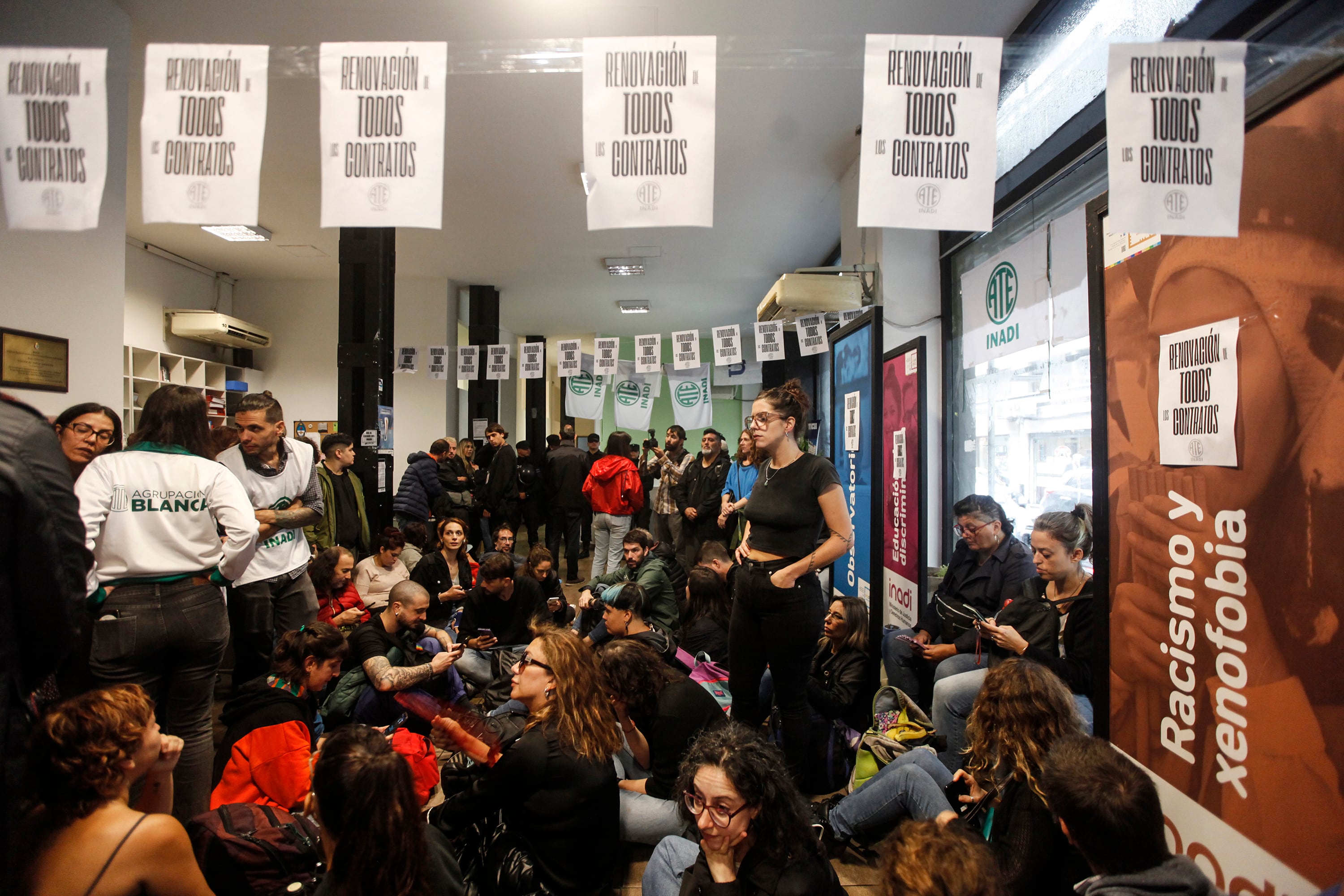 Una asamblea dentro del Inadi, el Instituto contra la Discriminación, la xenofobia y el racismo.