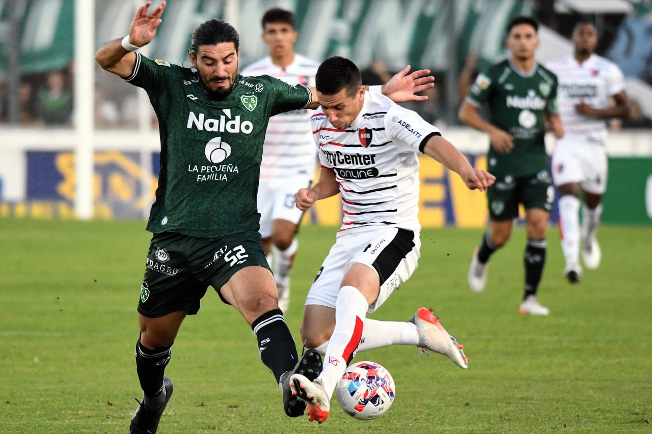 En la Zona 1, Sarmiento es líder con 11 puntos. Newell's, con 10, entre muchos escoltas
