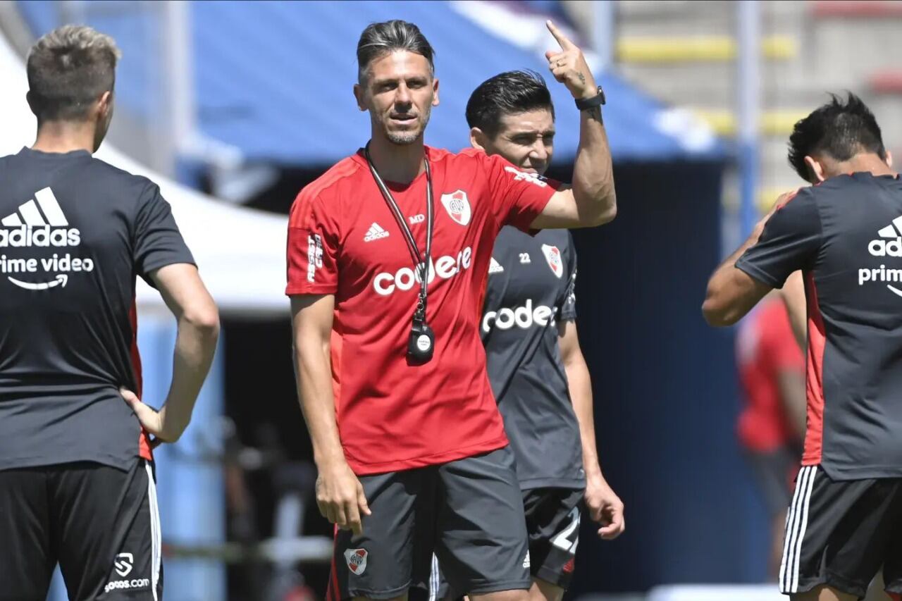 Martín Demichelis comanda la ardua tarea de reemplazar a Marcelo Gallardo