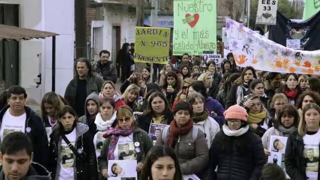 La película aborda la tragedia de la escuela Nº 49 de Moreno, por la explosión de una garrafa.