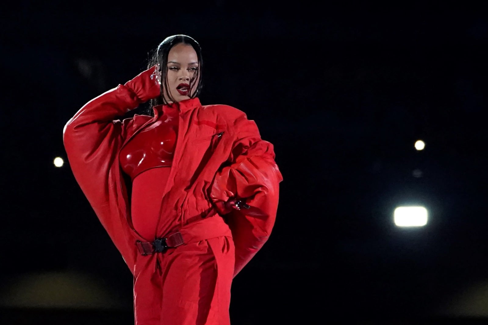 A diferencia de otros shows anteriores, Rihanna lideró el espectáculo sola y sin contar con otro artista invitado (Foto: AFP).