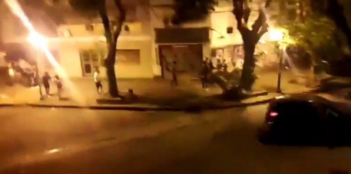 La fiesta, convocada en las calles 10 y 63, se promocionó en redes y por WhatsApp.