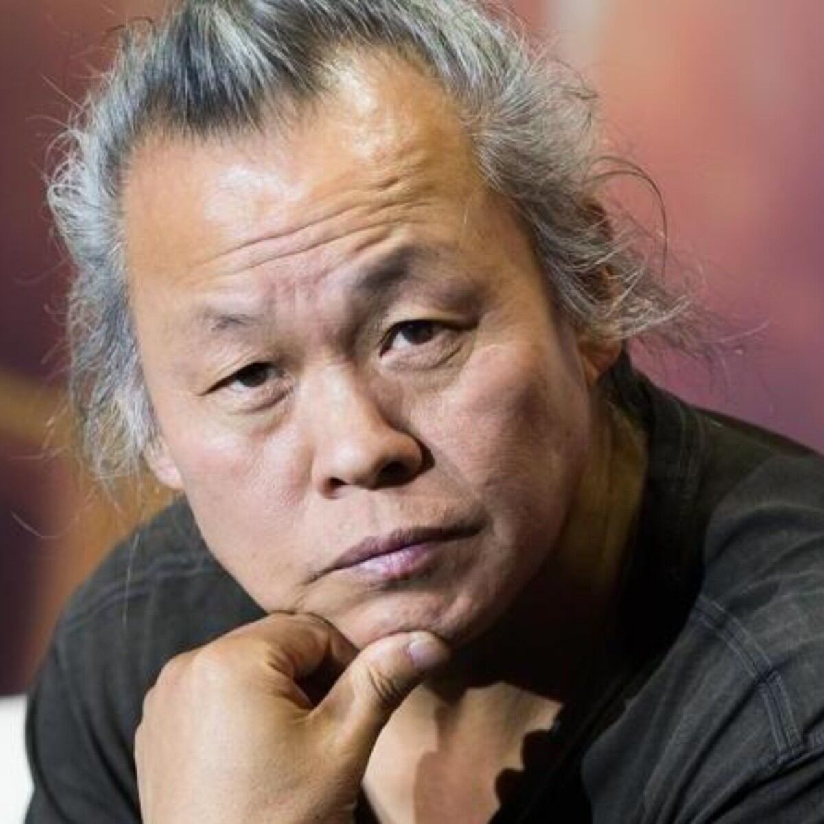 La muerte de Kim no se produjo en su país natal sino en un hospital de Letonia, donde se encontraba en busca de residencia. 