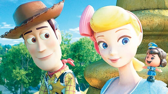 Woody (Tom Hanks) y Forky (Tony Hale), compañeros en una nueva aventura del mundo de los juguetes.