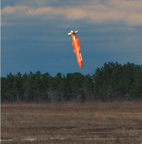 Foto de archivo brindada por la Fuerza Aérea estadounidense de las pruebas de la bomba MOAB.