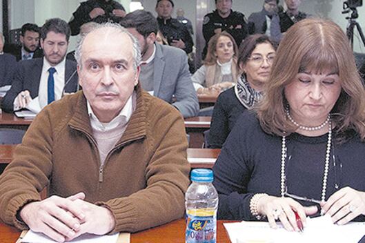 José López desarrolló un relato inverosímil sobre el origen de los dólares que tenía.