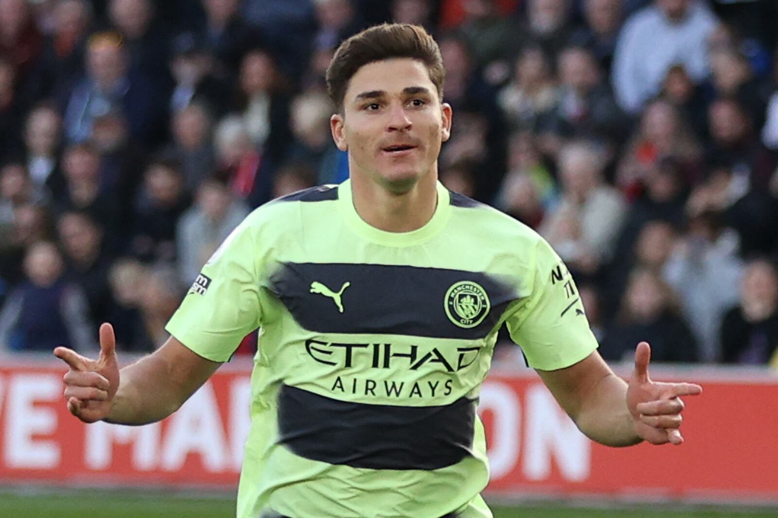 Julián Álvarez volvió a marcar un penal para el Manchester City.