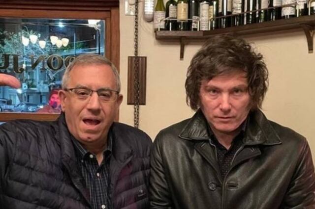 El "puntero" Carlos Maslatón junto a su líder Javier Milei.