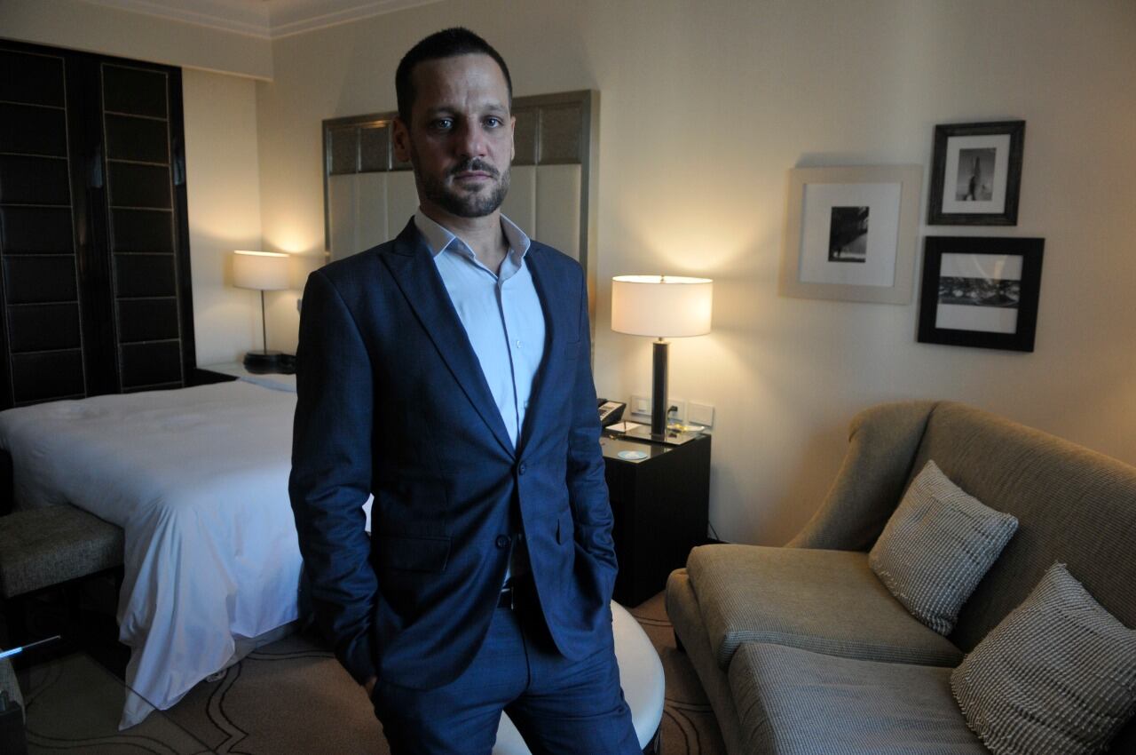 "En 'La casa de papel' me recibieron con mucho cariño y afecto, me hicieron sentir uno más del equipo".