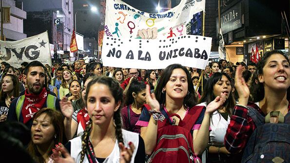 La comunidad educativa convocó para hoy una concentración ante la Legislatura.