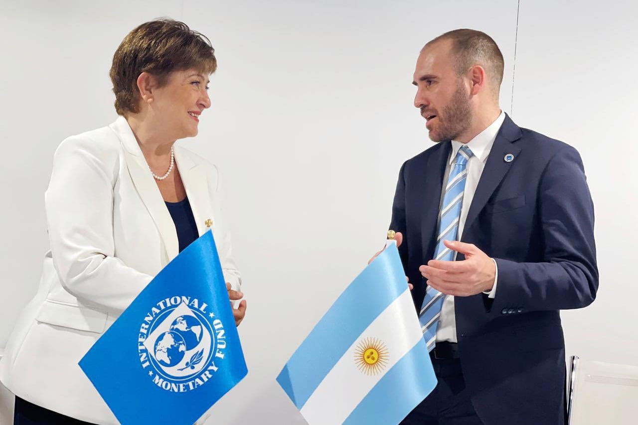 Martín Guzmán junto a Kristalina Georgieva.