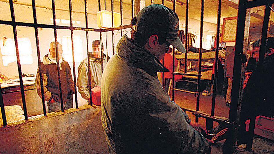 La Defensoría relevó condiciones de detención e información sobre el contexto.