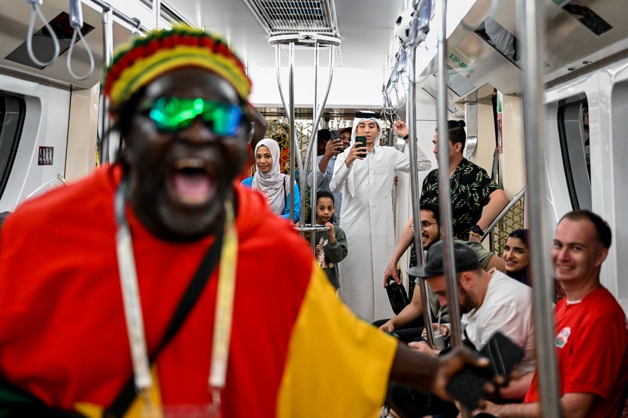 El color del Mundial en el Subte de Doha