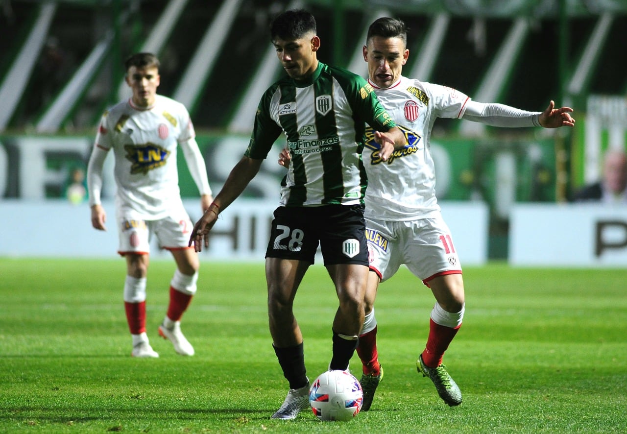 Banfield quiso, pero no pudo ante Barracas