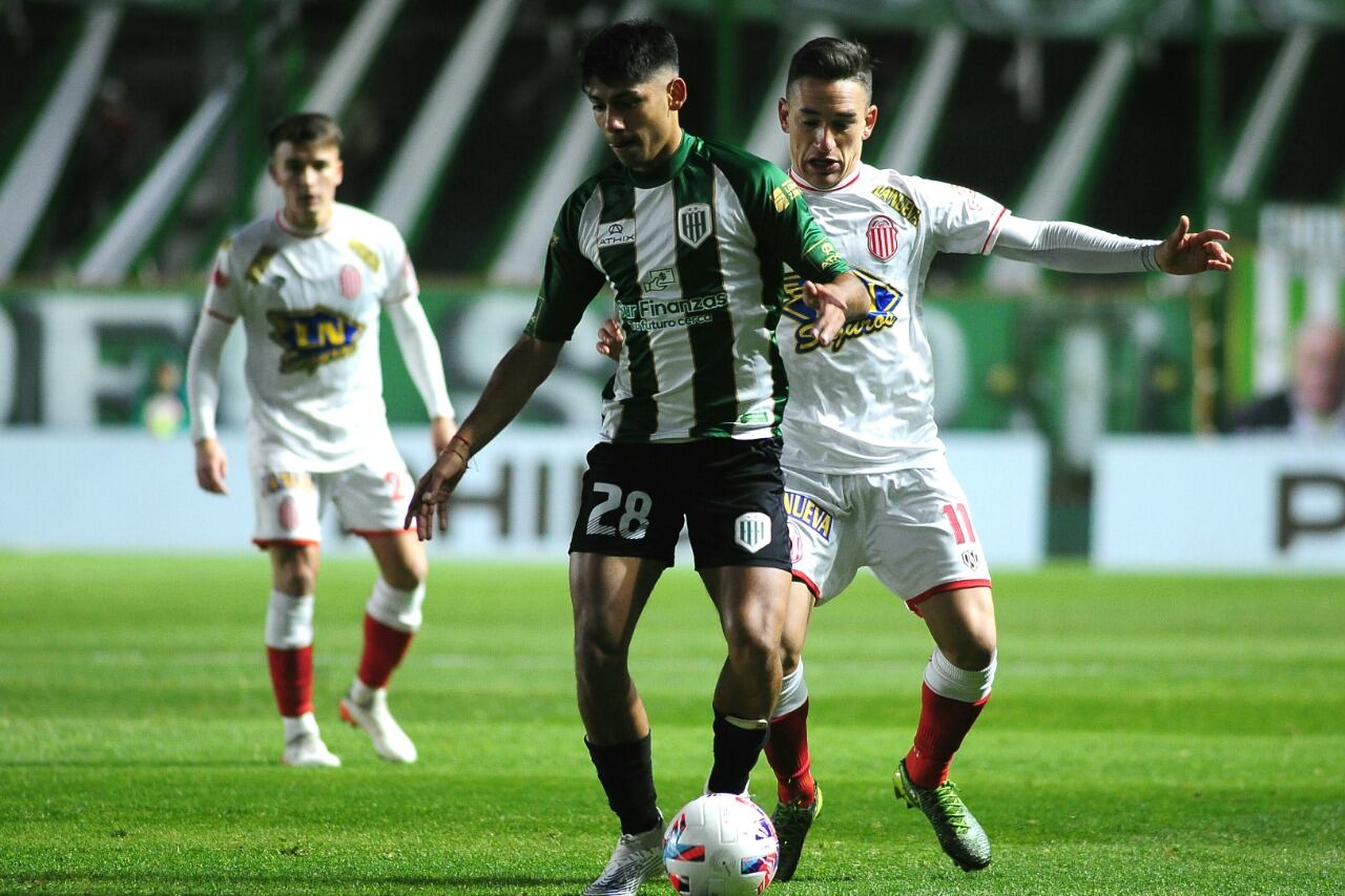 Banfield quiso, pero no pudo ante Barracas