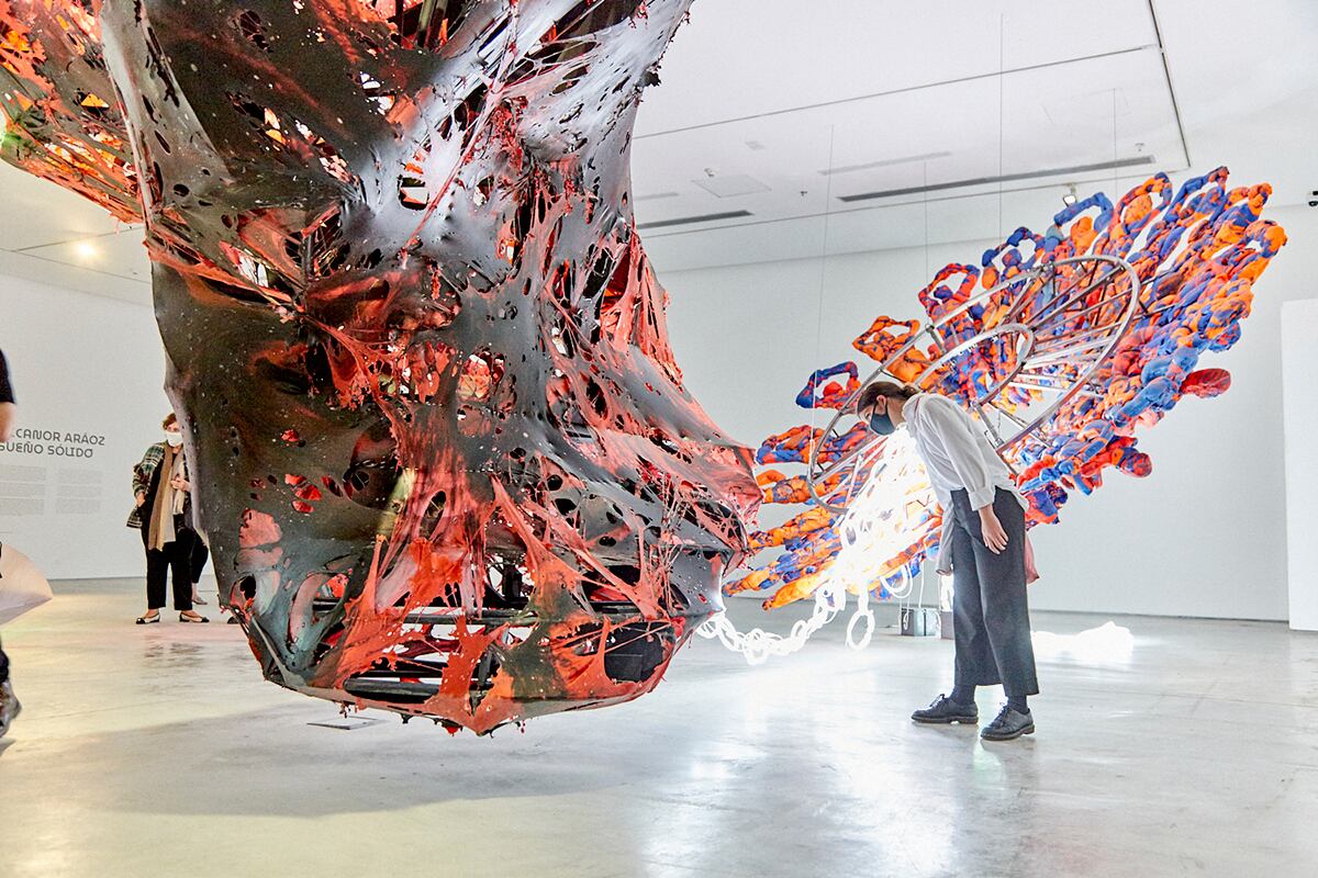 Sala de "Sueño sólido" de Nicanor Aráoz.