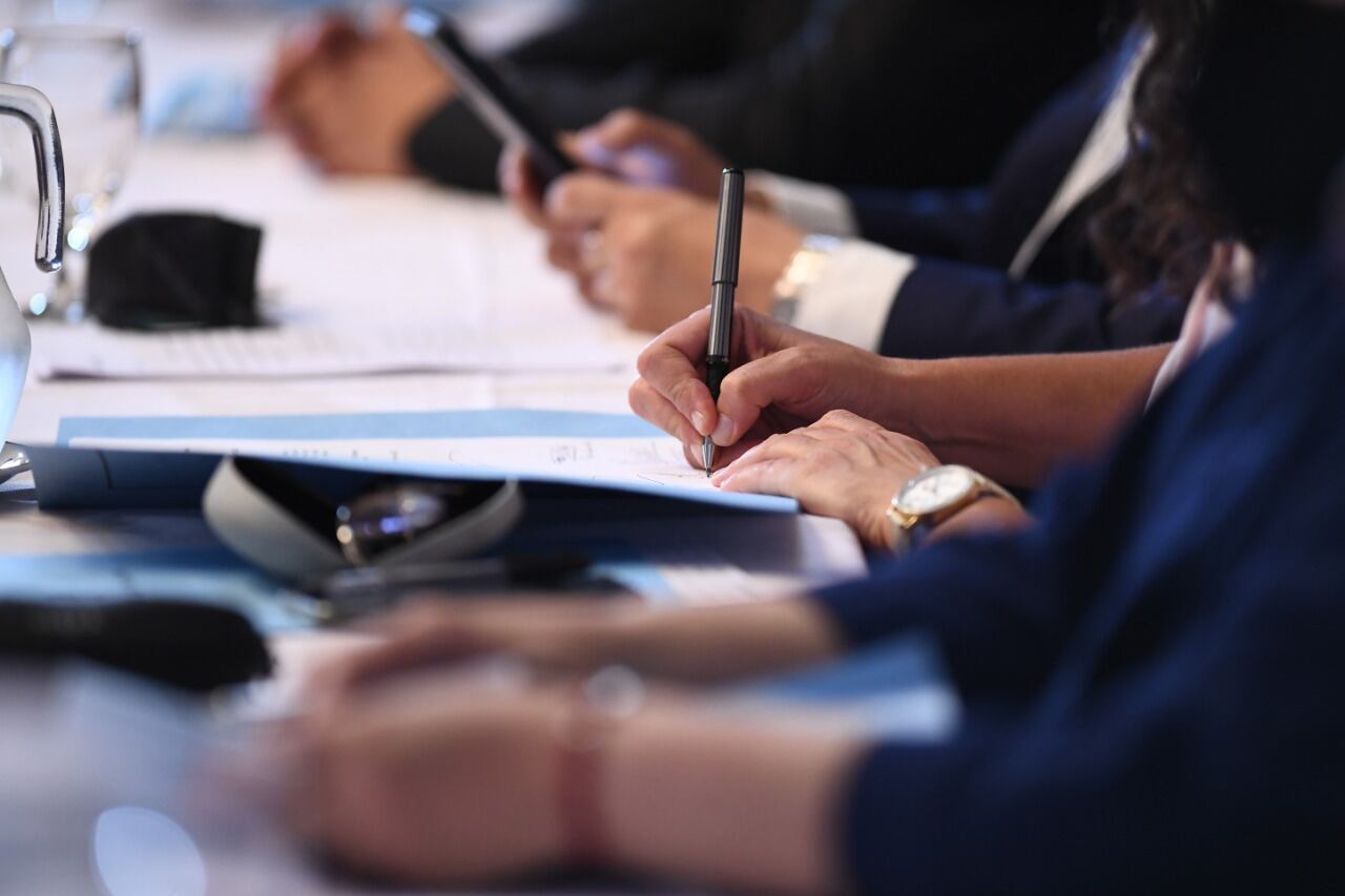 Con apoyo del oficialismo y la oposición, el dictamente obtuvo 16 de las 17 firmas requeridas.