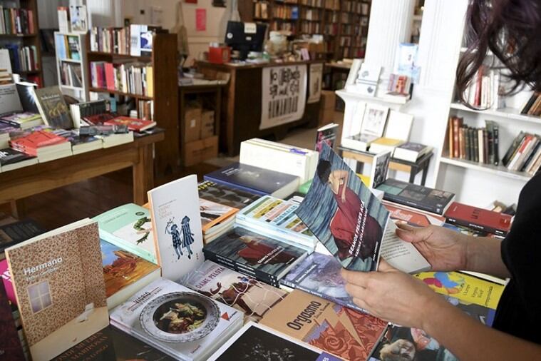 Cuatro libros para regalar por el Día de la Madre 2022 (Imagen: Télam).
