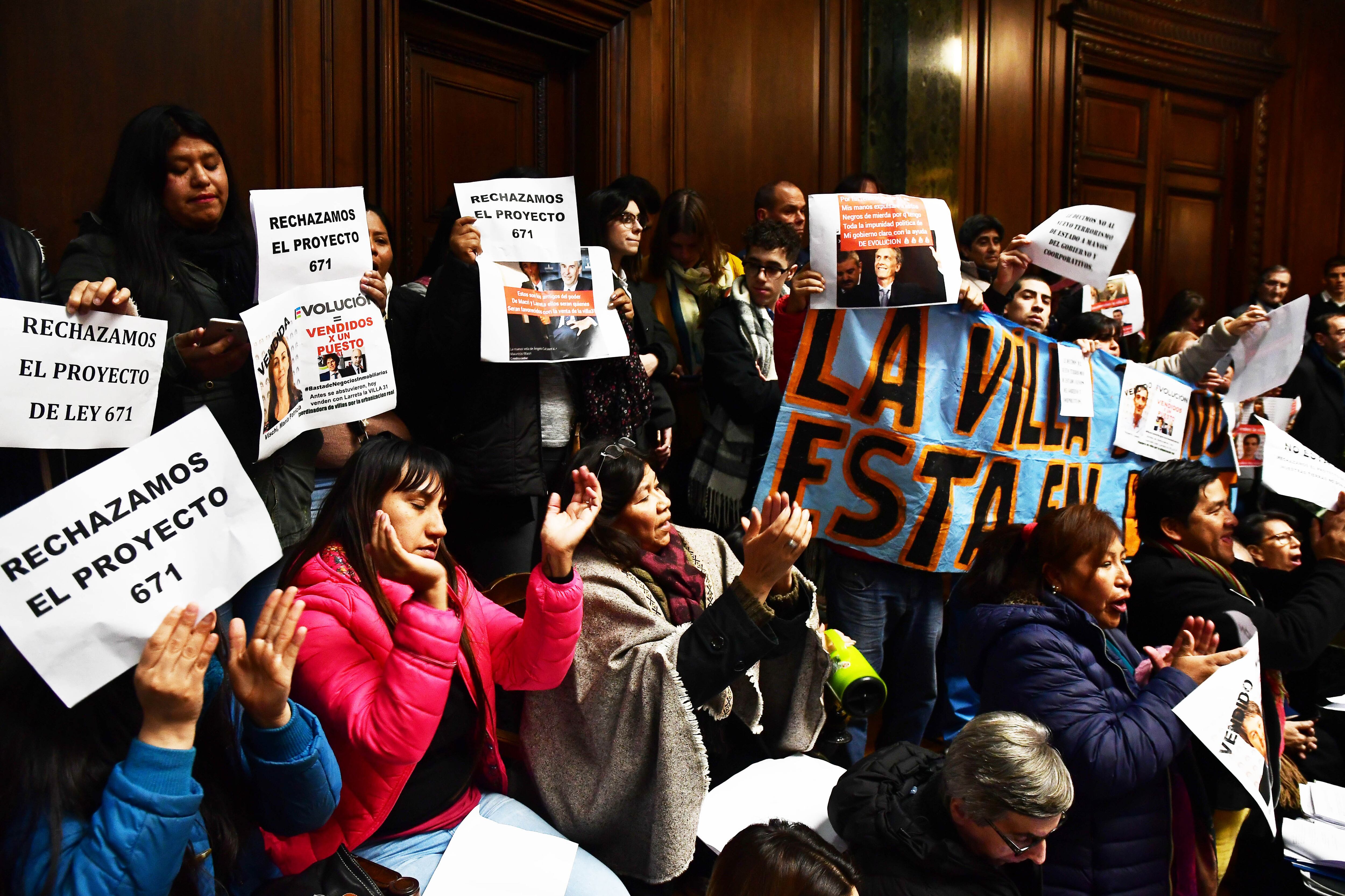 El oficialismo y sus aliados sancionaron la norma con 41 votos a favor y 17 en contra.