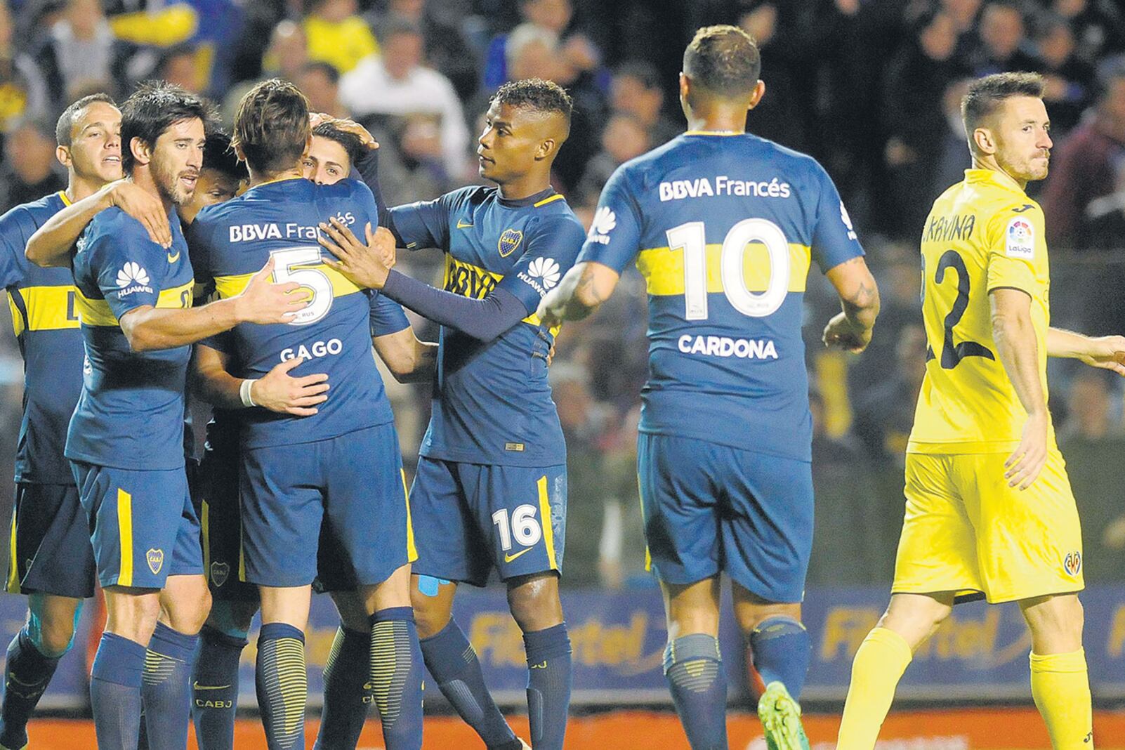 Todo Boca se junta en el festejo del gol marcado por Pavón, el único del encuentro.