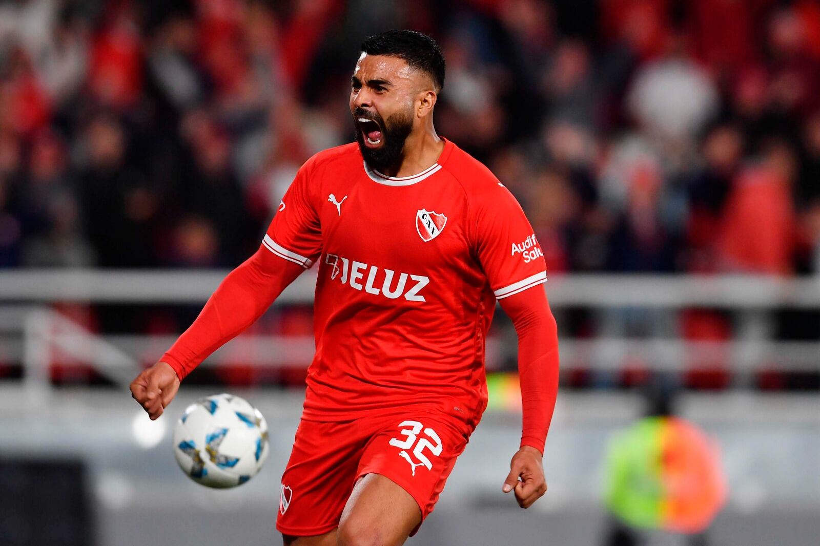 Canelo festeja el gol ante Huracán