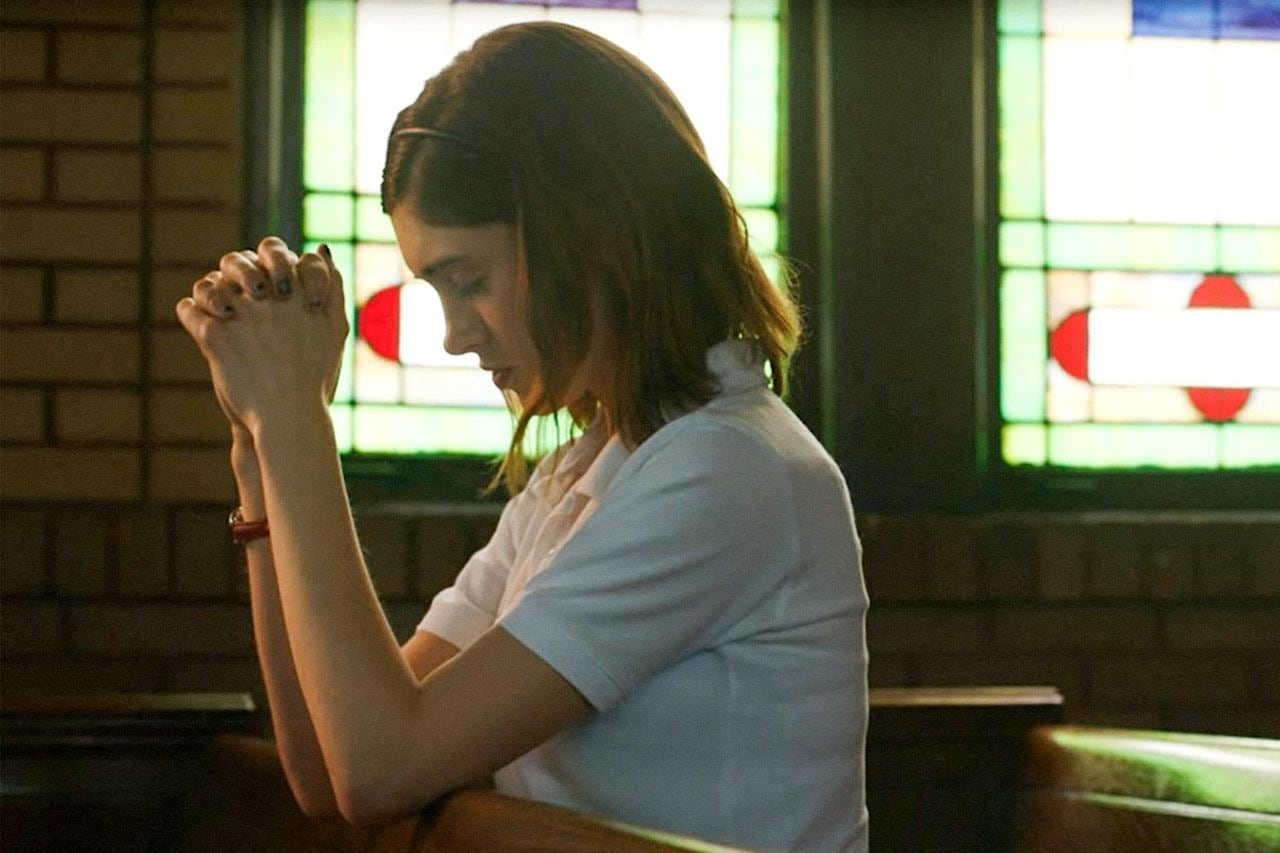 Yes, God, Yes es un relato de preiniciación, antes que uno de iniciación.